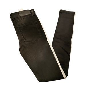 Boohoo man  Men’s 30/34 super skinny rip & repair biker jeans